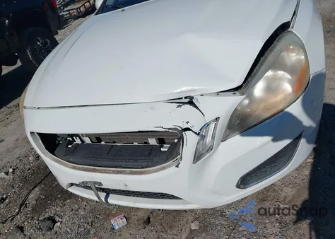 2013 Volvo S60 T5/T5 Platinum/T5 Premier/T5 Premier Plus из США, поврежденный, VIN YV1612FS4D1213944